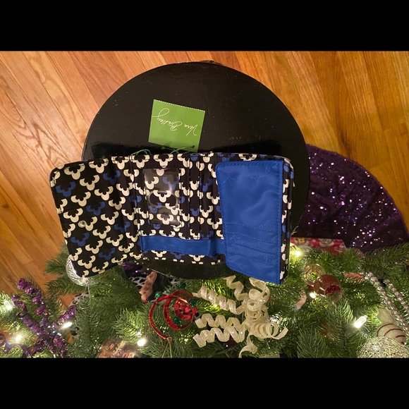 NWT VERA BRADLEY WALLET - Picture 4 of 5